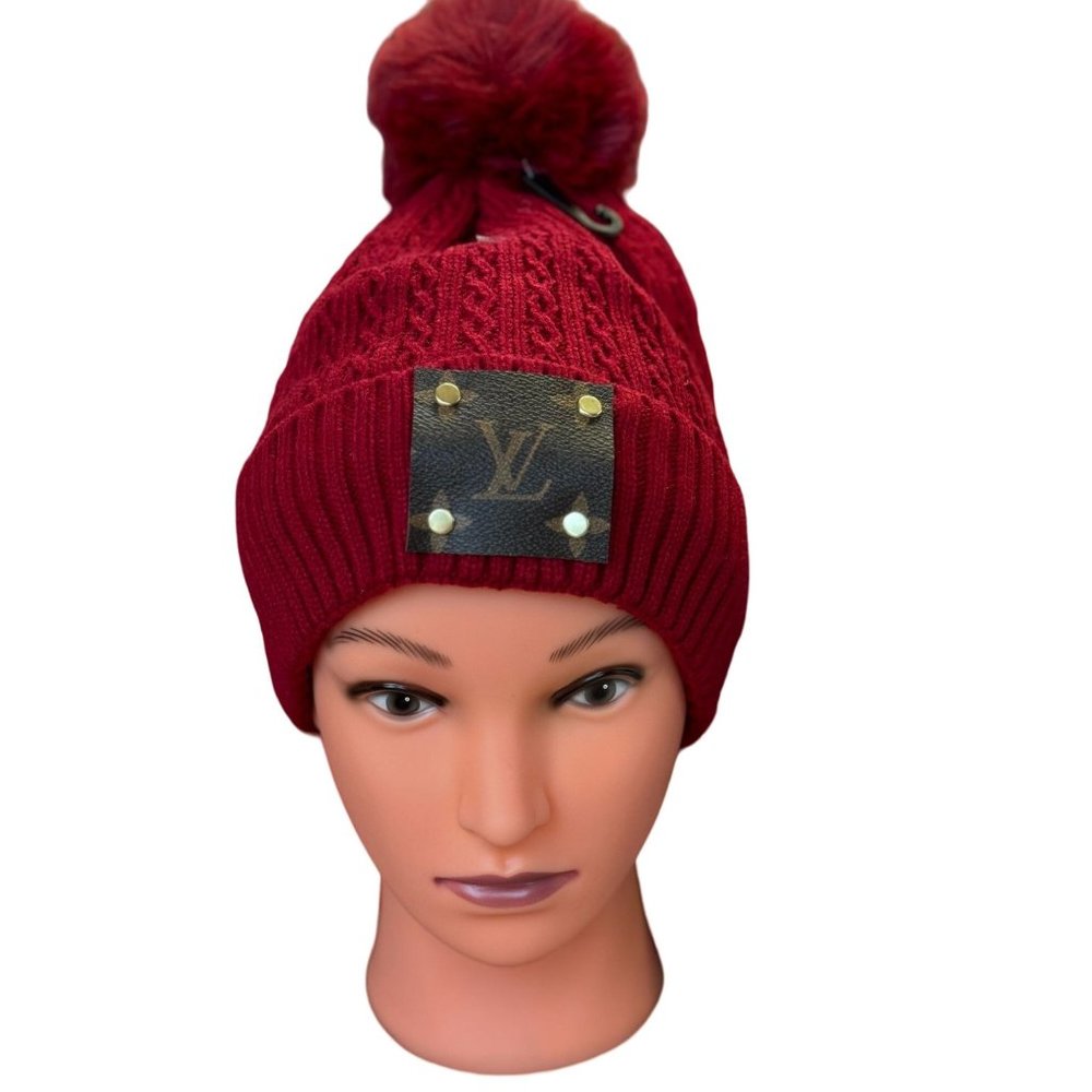 Women's Beanie Single Pom Lined Burgandy